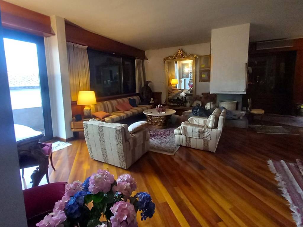 casa indipendente in vendita a Firenze in zona Centro Storico