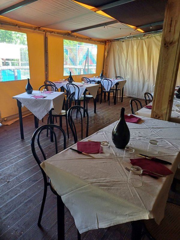 negozio in vendita a Firenze in zona Brozzi