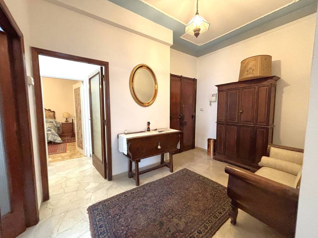 appartamento in vendita a Firenze in zona Campo di Marte