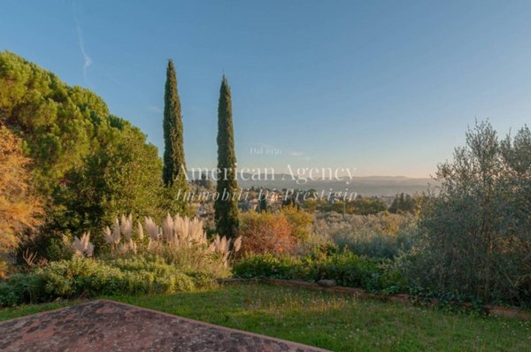 casa indipendente in vendita a Firenze in zona Settignano