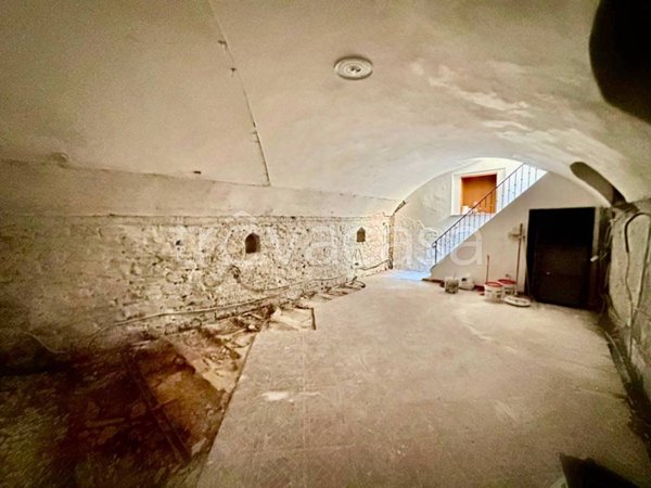 locale commerciale in vendita a Firenze in zona Porta Romana