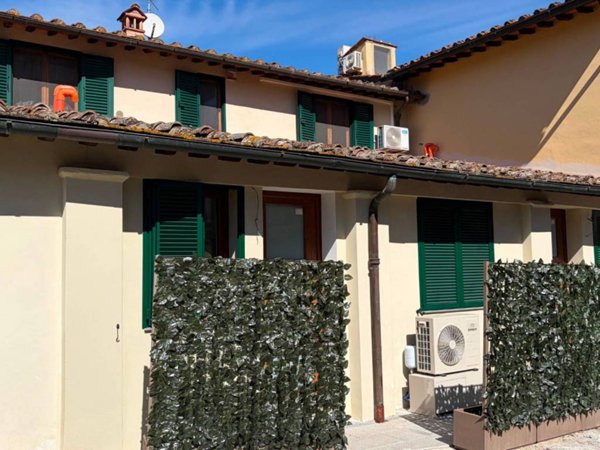 casa indipendente in vendita a Firenze in zona Isolotto