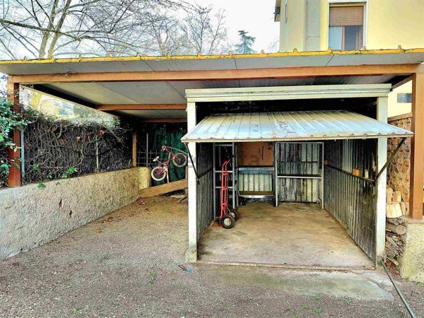 casa semindipendente in vendita a Firenze in zona Isolotto