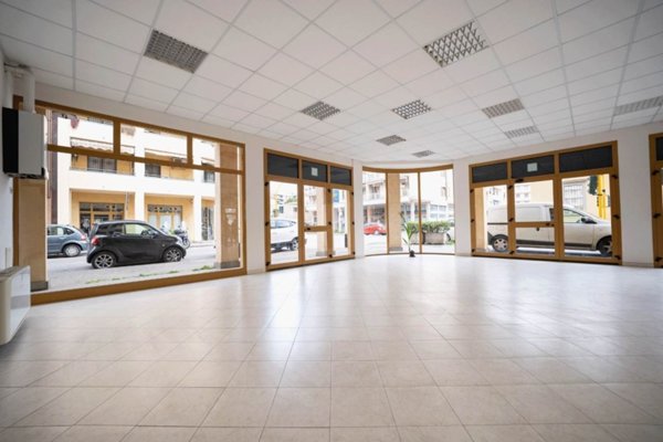 negozio in vendita a Firenze in zona Rifredi