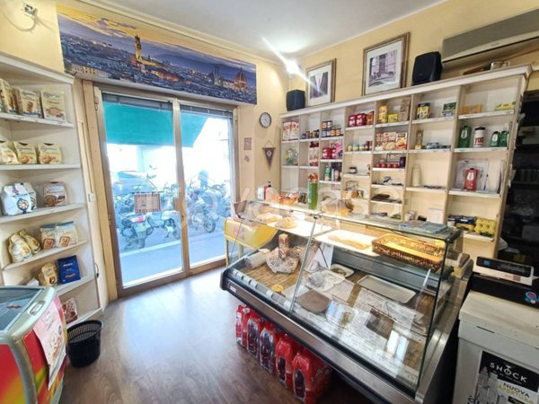 locale commerciale in vendita a Firenze