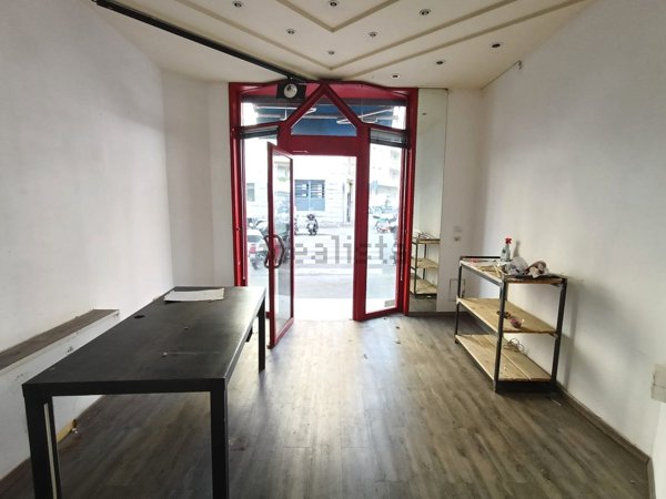 locale commerciale in vendita a Firenze