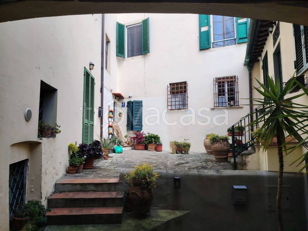 appartamento in vendita a Firenze in zona Settignano