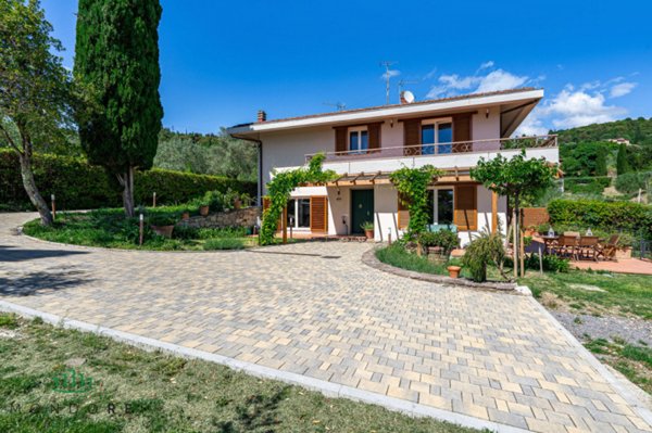 casa indipendente in vendita a Firenze in zona Settignano