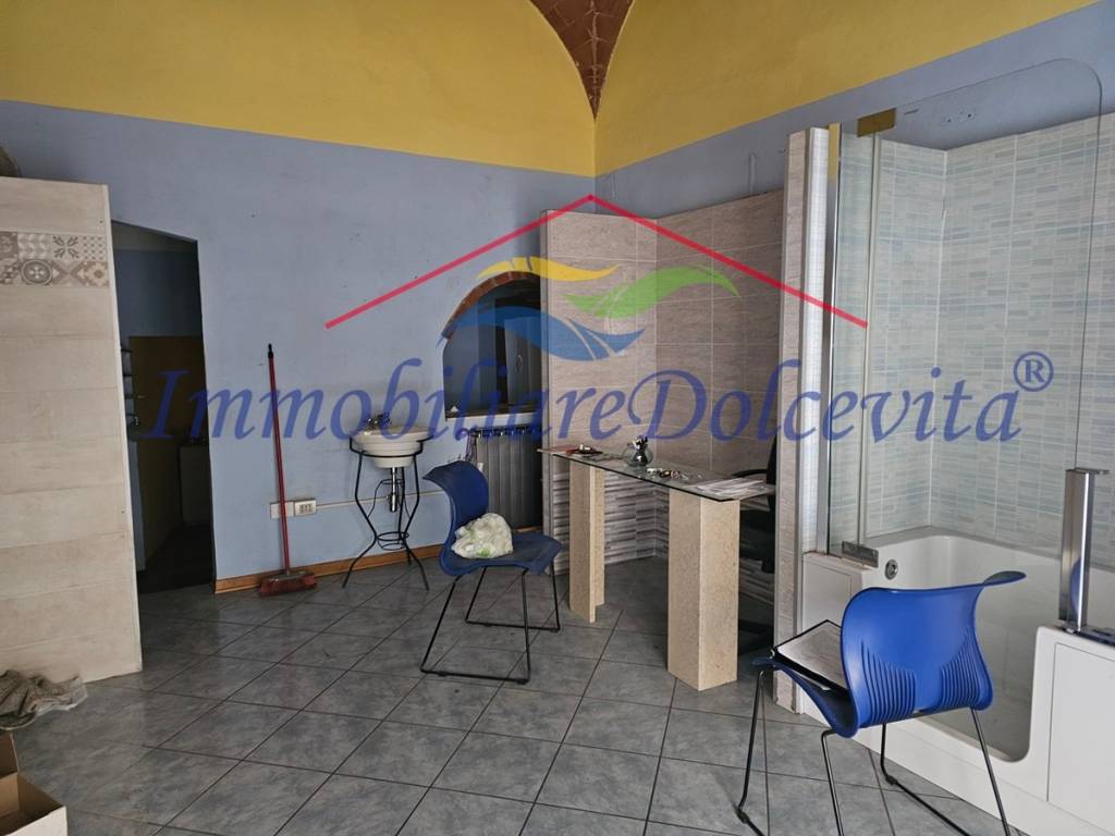 negozio in vendita a Firenze in zona Campo di Marte