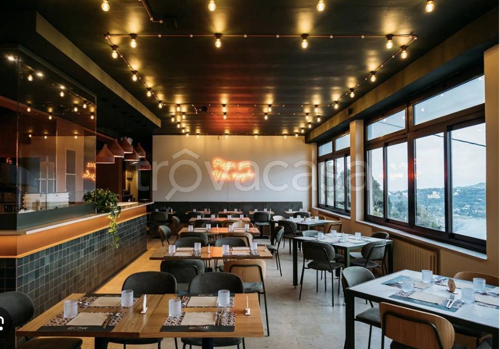 negozio in vendita a Firenze in zona Novoli