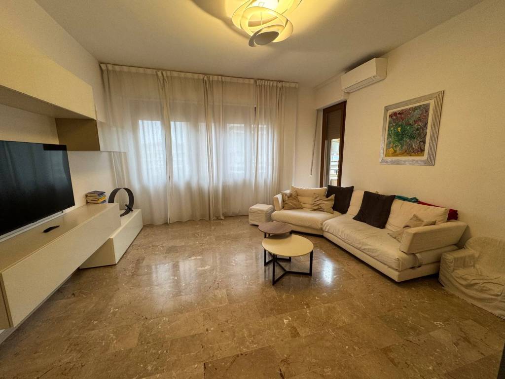 appartamento in vendita a Firenze in zona Isolotto