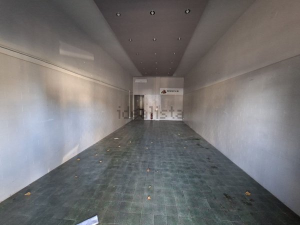 negozio in vendita a Firenze in zona Campo di Marte