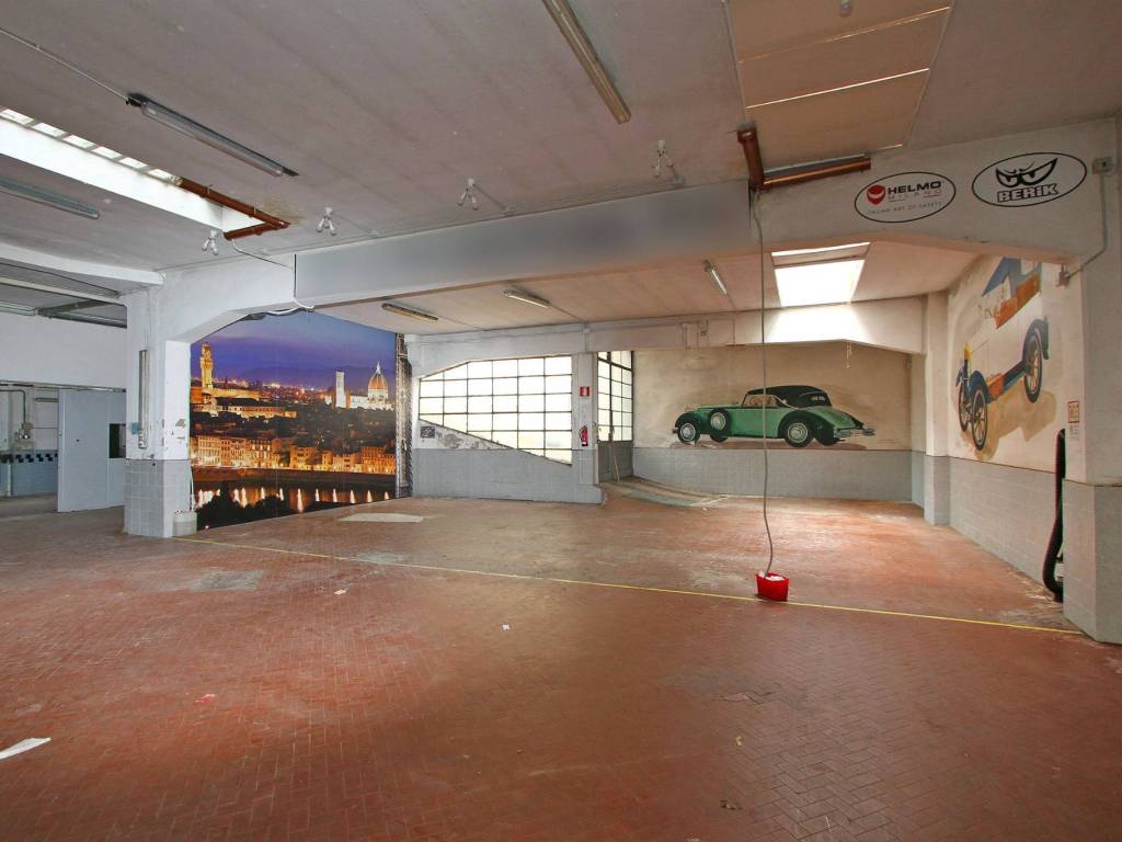 negozio in vendita a Firenze in zona Novoli