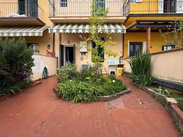 casa indipendente in vendita a Firenze in zona Isolotto