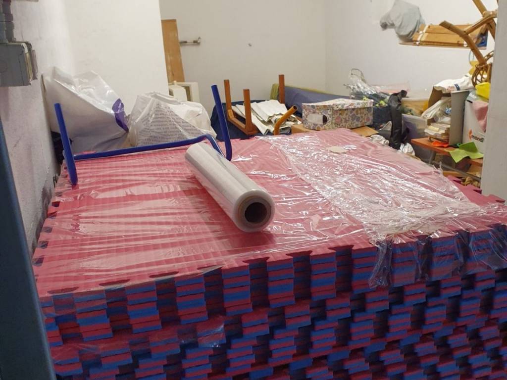 locale commerciale in vendita a Firenze in zona Campo di Marte