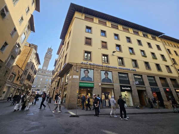 appartamento in vendita a Firenze in zona Centro Santa Maria Novella