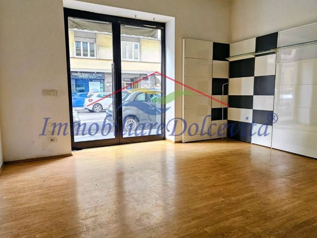 negozio in vendita a Firenze in zona Campo di Marte