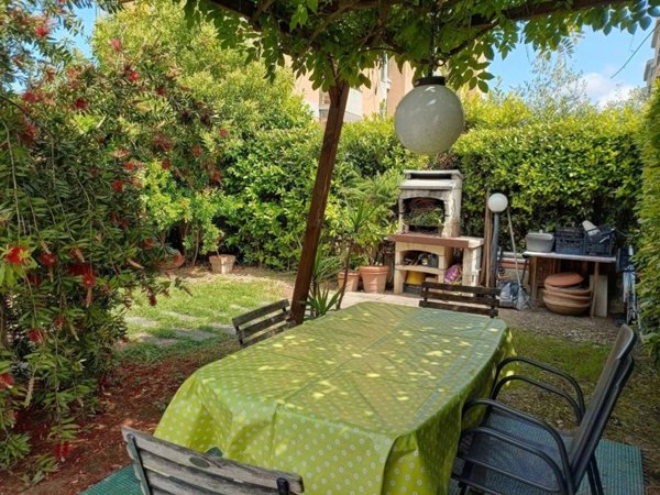 casa indipendente in vendita a Firenze in zona Isolotto