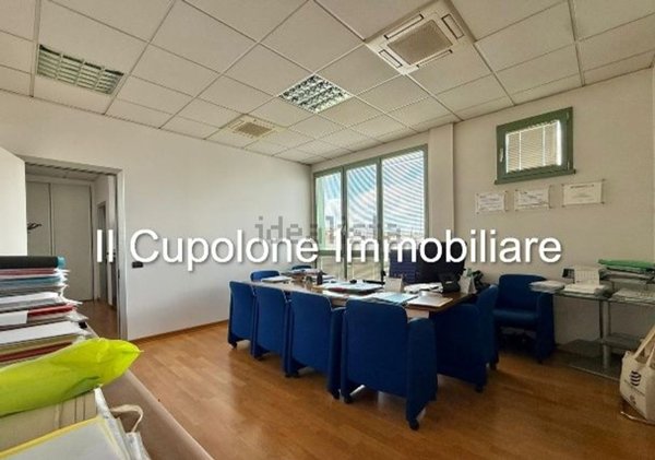 ufficio in vendita a Firenze in zona Legnaia
