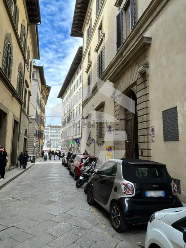 appartamento in vendita a Firenze in zona Centro Santa Maria Novella