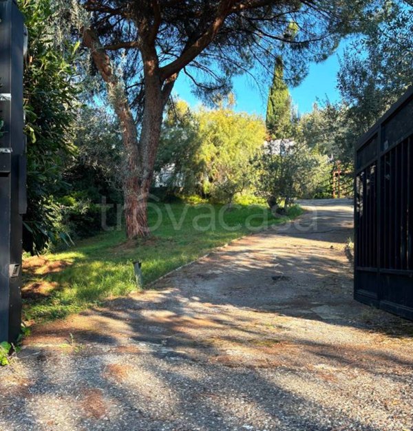 casa indipendente in vendita a Firenze in zona Settignano