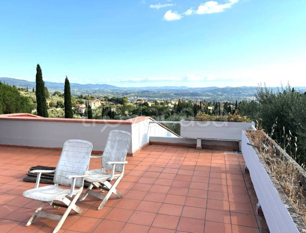 casa indipendente in vendita a Firenze in zona Settignano