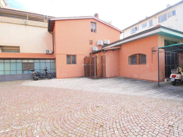 casa indipendente in vendita a Firenze in zona Campo di Marte