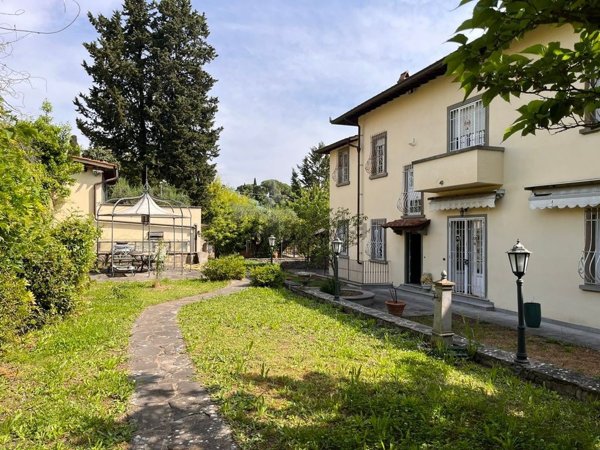 casa indipendente in vendita a Firenze