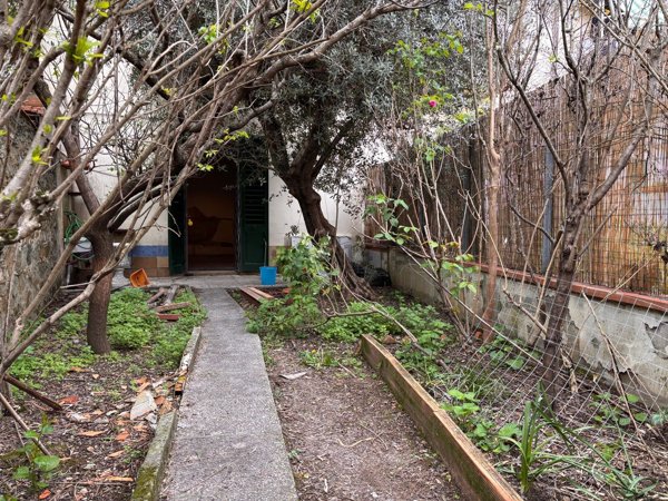 appartamento in vendita a Firenze in zona Campo di Marte