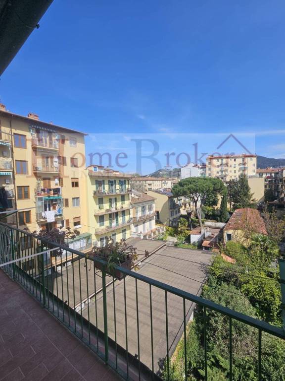 appartamento in vendita a Firenze in zona Campo di Marte