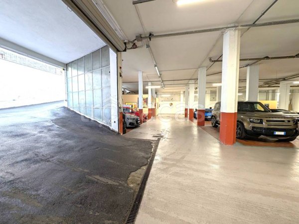 negozio in vendita a Firenze in zona Novoli