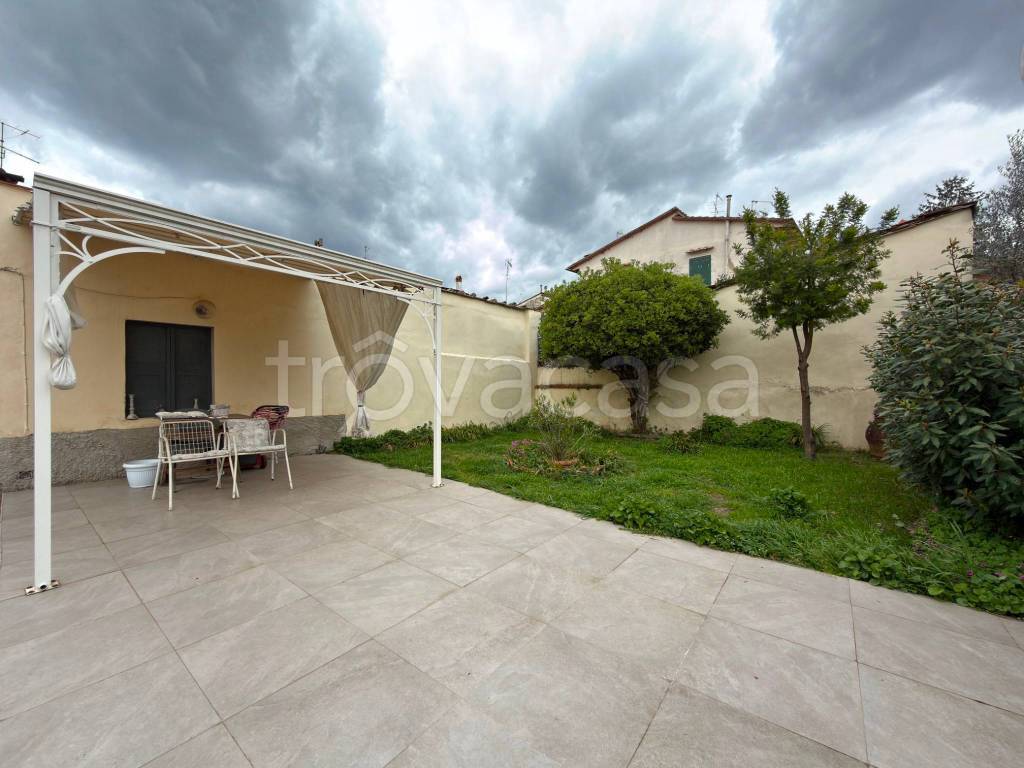 casa indipendente in vendita a Firenze in zona Peretola