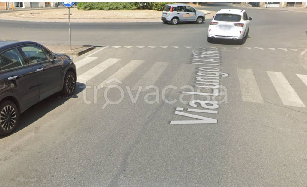 locale commerciale in vendita a Firenze in zona Coverciano