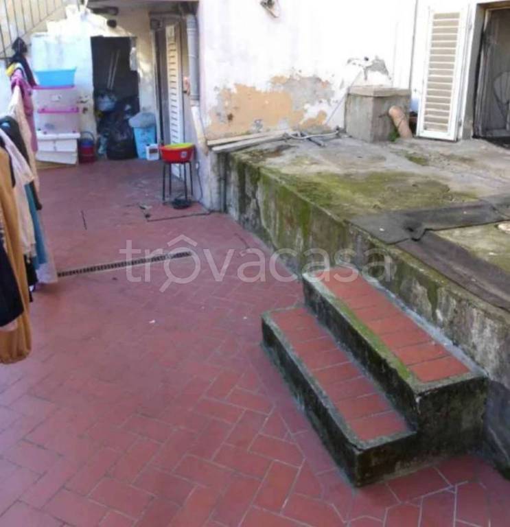 locale commerciale in vendita a Firenze