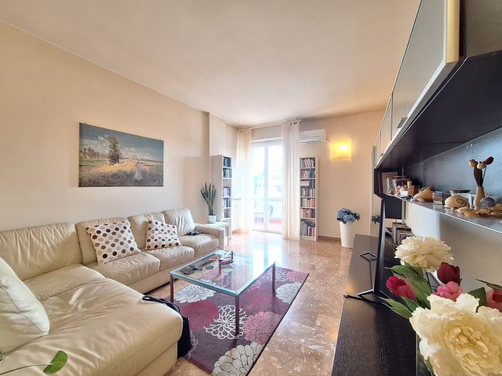 appartamento in vendita a Firenze in zona Settignano