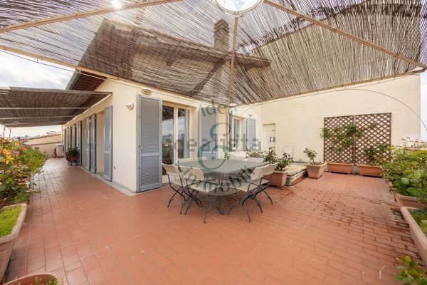 appartamento in vendita a Firenze in zona Centro Santa Croce