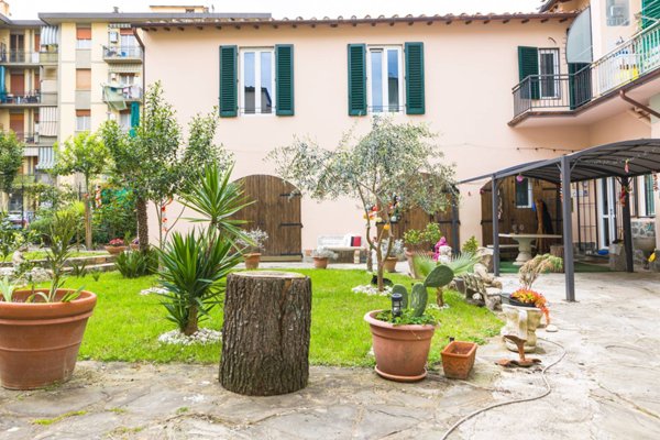 casa indipendente in vendita a Firenze in zona Isolotto