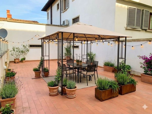 appartamento in vendita a Firenze in zona Campo di Marte