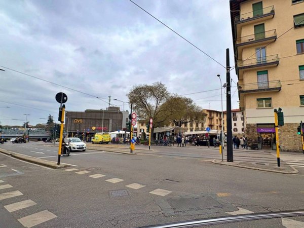 negozio in vendita a Firenze in zona Serpiolle