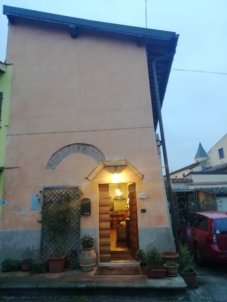 casa indipendente in vendita a Firenze in zona Isolotto