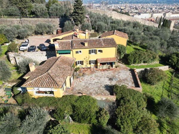 casa indipendente in vendita a Firenze in zona Porta Romana