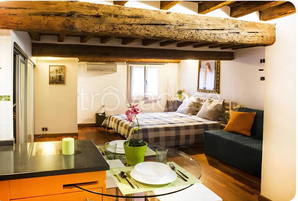 appartamento in vendita a Firenze in zona Centro Santa Croce