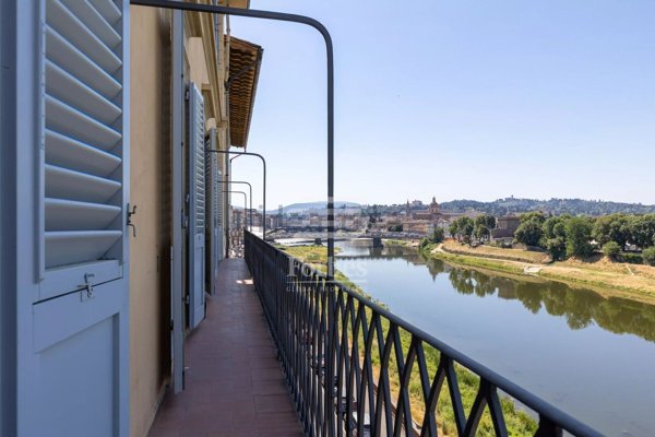 appartamento in vendita a Firenze in zona Centro Santa Maria Novella