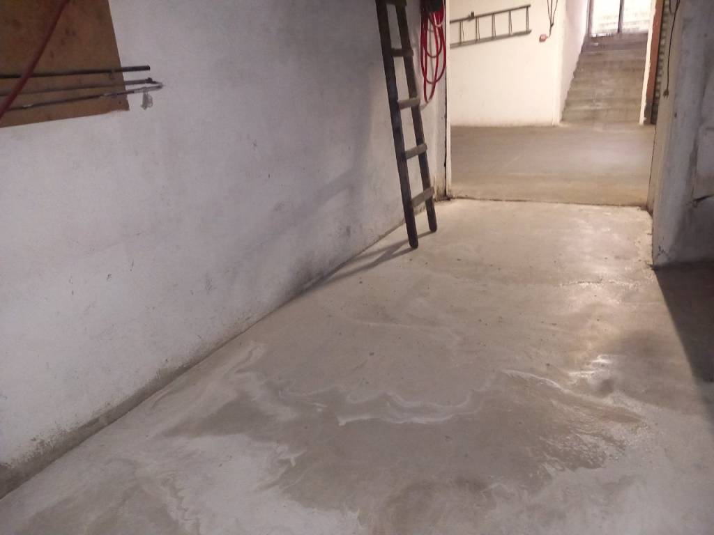 locale di sgombero in vendita a Firenze in zona Novoli