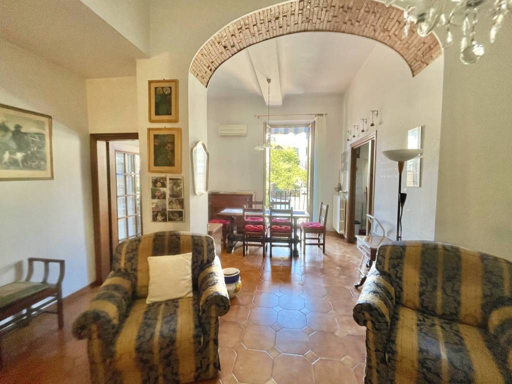 appartamento in vendita a Firenze in zona Centro San Lorenzo