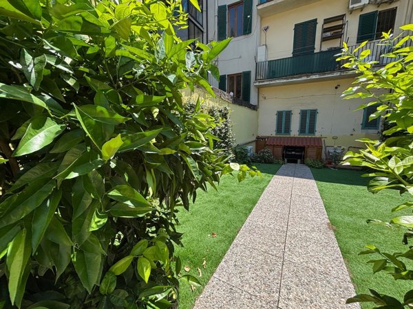 appartamento in vendita a Firenze in zona Pignone