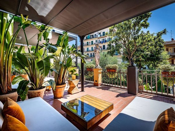 negozio in vendita a Firenze in zona Campo di Marte