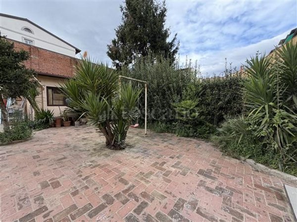 appartamento in vendita a Firenze in zona Pignone