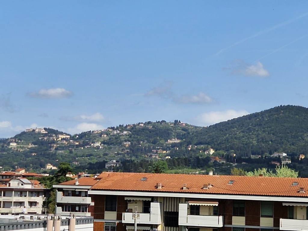 appartamento in vendita a Firenze in zona Settignano