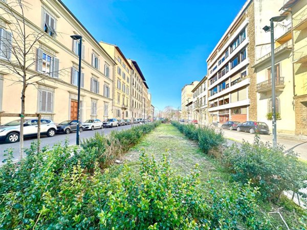 appartamento in vendita a Firenze in zona Ognissanti